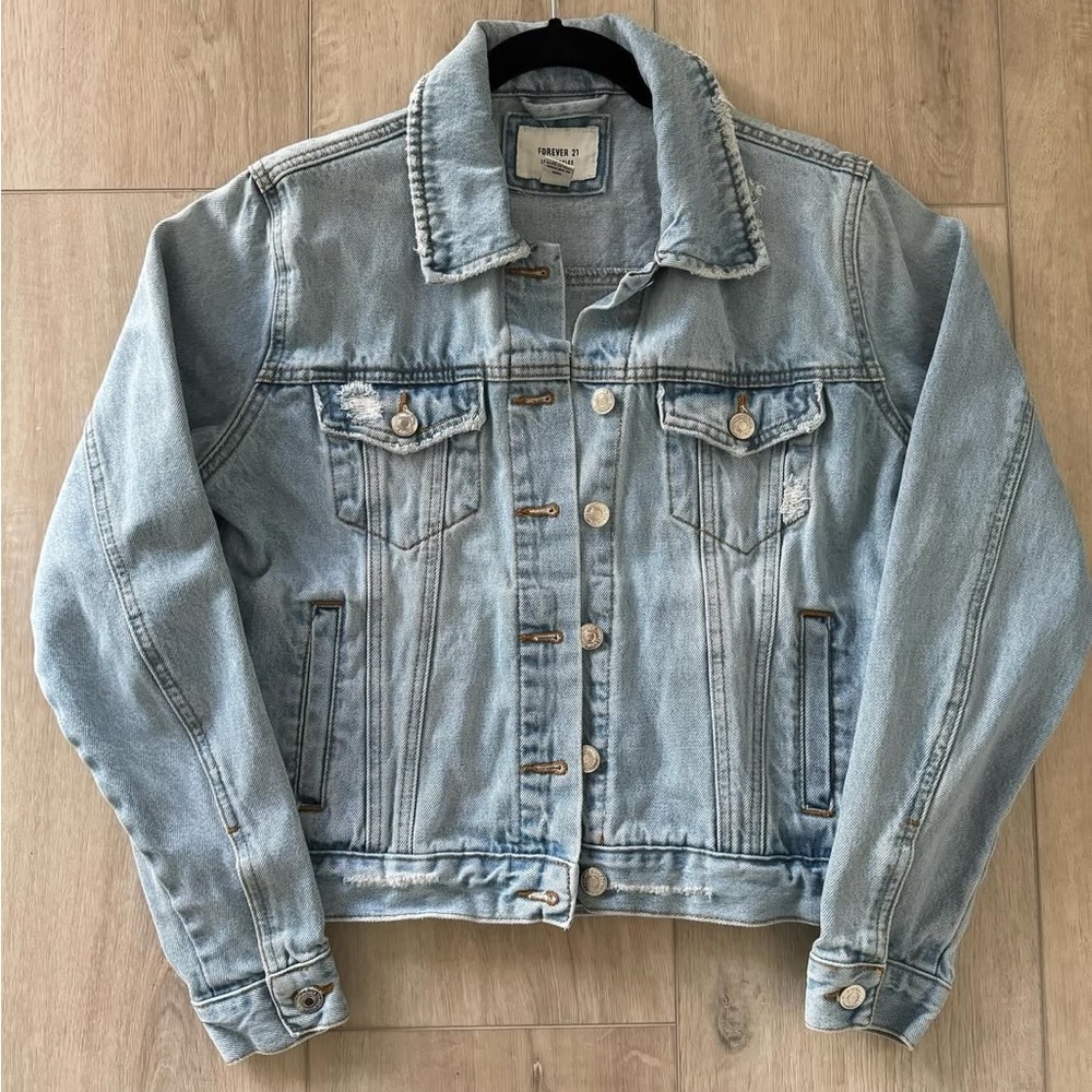 Forever 21 Light Blue Distressed Cropped
Denim Jacket